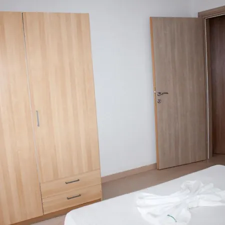 151 * Саранда